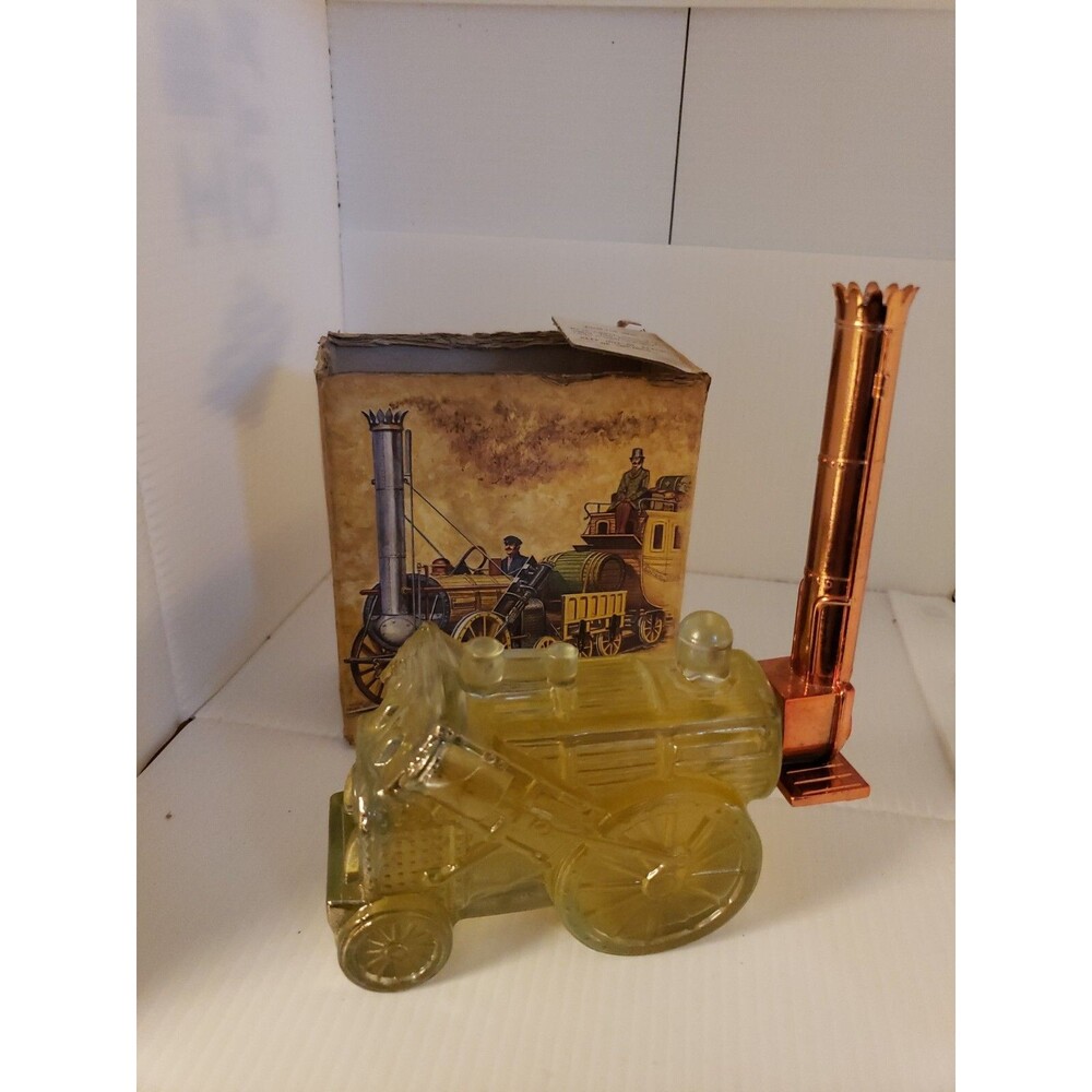 Vintage Avon GOLDEN ROCKET 022 steam engine bottle decanter  Full Wild Country
